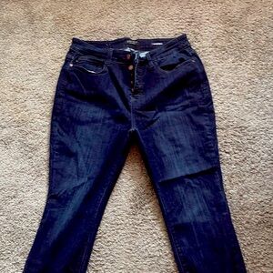 Excellentt used Women’s Judy Blue EXTREMELY stretchy skinny jeans size xxl 14w.